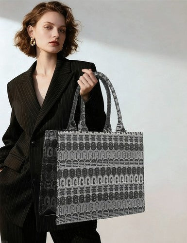 Stylish & Versatile Women’s Tote Bag